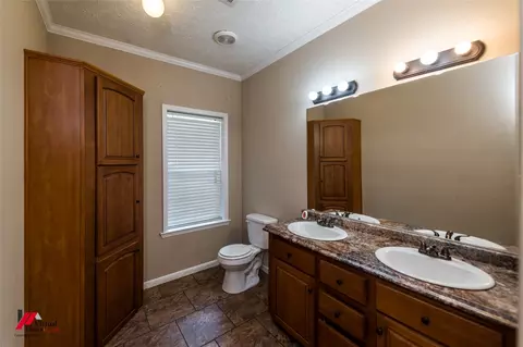 Bath - 248 Timber Ln, Mansfield, LA 71052 photo 5 of 5