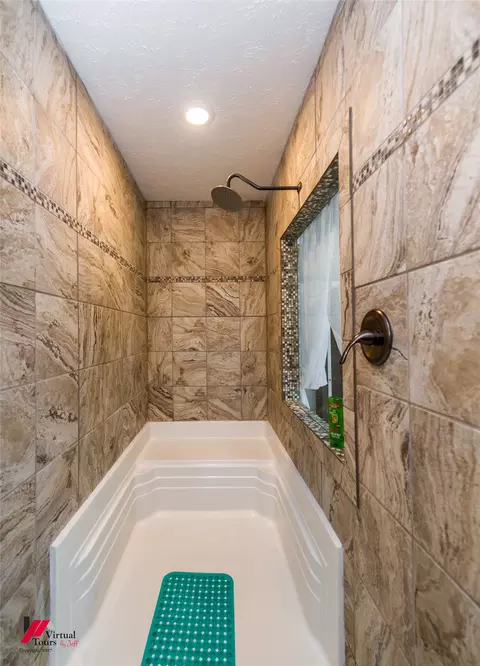 Bath - 248 Timber Ln, Mansfield, LA 71052 photo 1 of 5