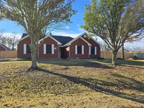 601 Preston Gln, Gunter, TX 75058