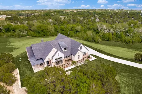 2047 Woodland Rd, Weatherford, TX 76088