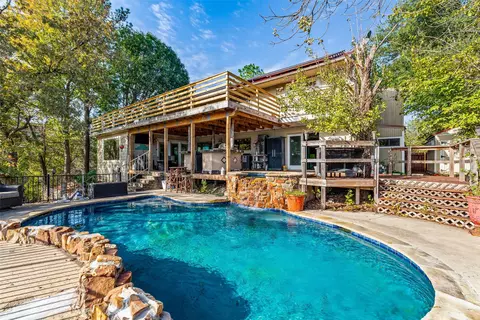 1612 Lakecrest Cir, Granbury, TX 76048