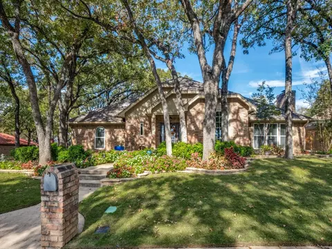 2111 Riverforest Ct, Arlington, TX 76017