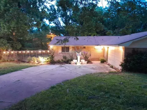 411 Brookwood Dr, Woodway, TX 76712