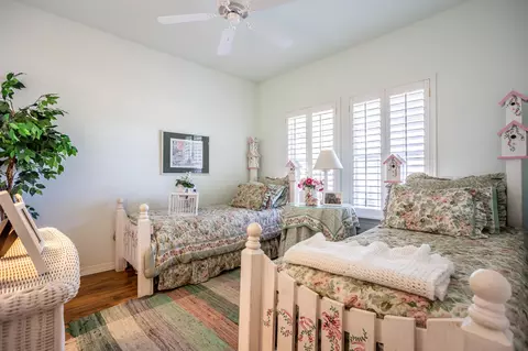 Bedroom - 300 E Redbud Ln, Lancaster, TX 75146 photo 4 of 4
