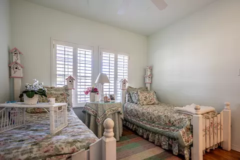 Bedroom - 300 E Redbud Ln, Lancaster, TX 75146 photo 3 of 4
