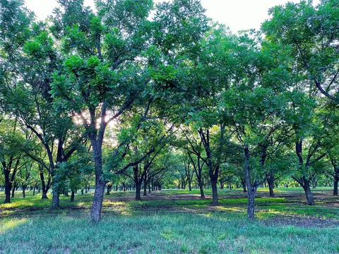 751 County Road 424, Comanche, TX 76442 photo 2