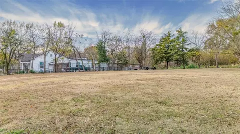 1904 Gibbons St, Greenville, TX 75401