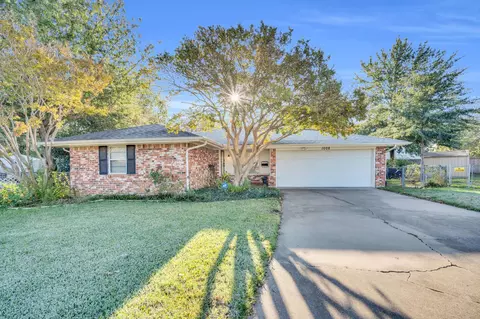 1008 Louise St, Irving, TX 75060