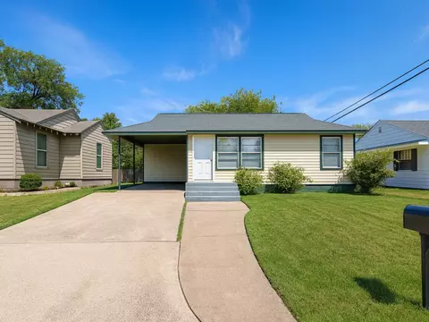 9104 Farmer Rd, White Settlement, TX 76108