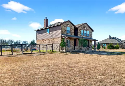 Exterior - 7675 Michael Rd, Sanger, TX 76266 photo 2 of 4