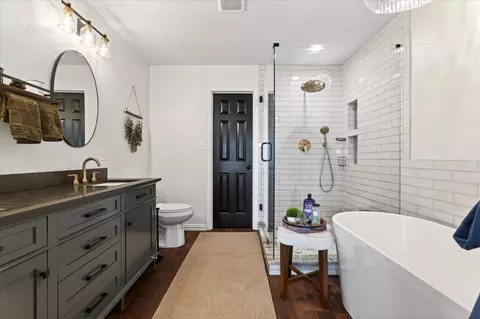 Bath - 7675 Michael Rd, Sanger, TX 76266 photo 2 of 4