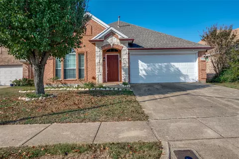 8520 Rock Creek Dr, Fort Worth, TX 76123