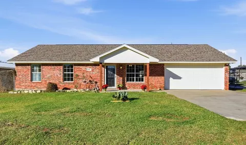405 Ashwood St, Azle, TX 76020