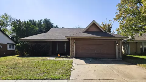 404 Lemon Dr, Arlington, TX 76018