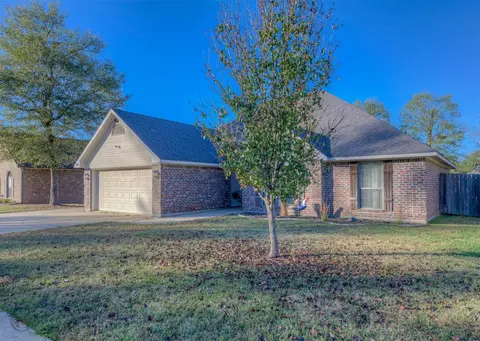 Exterior - 117 Bent Tree Loop, Haughton, LA 71037 photo 3 of 7