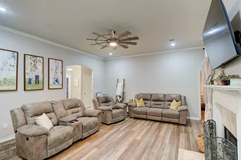 Living - 117 Bent Tree Loop, Haughton, LA 71037 photo 3 of 3