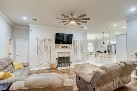 Living - 117 Bent Tree Loop, Haughton, LA 71037 photo 1 of 3