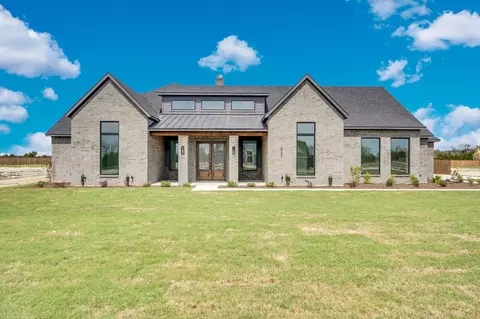 6021 Fairfield Dr, Midlothian, TX 76065