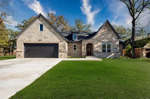 115 Enchanted Dr, Enchanted Oaks, TX 75156