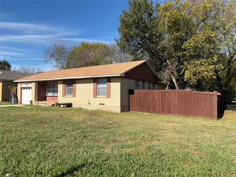 Exterior - 3401 Ruby Dr, Mesquite, TX 75150 photo 2 of 2