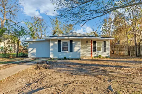 3709 S Hughes Ave, Fort Worth, TX 76119