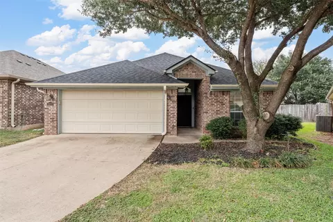 10121 Colony Dr, Waco, TX 76708