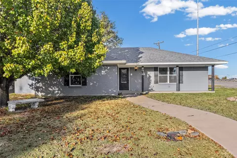 2500 Burnett Dr, Greenville, TX 75402