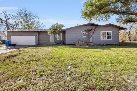 200 E 8th St, Kaufman, TX 75142