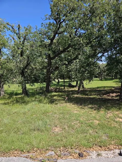 196 Johnston Ln, Runaway Bay, TX 76426