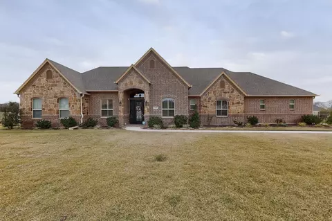 2416 Sweeping Meadows Ln, Cedar Hill, TX 75104