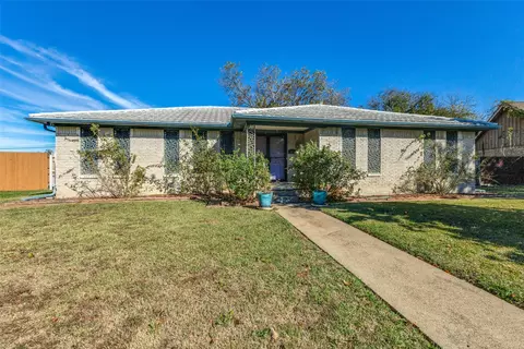 2271 Homeway Cir, Dallas, TX 75228