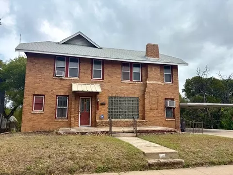 3809 Meadowbrook Dr, Fort Worth, TX 76103