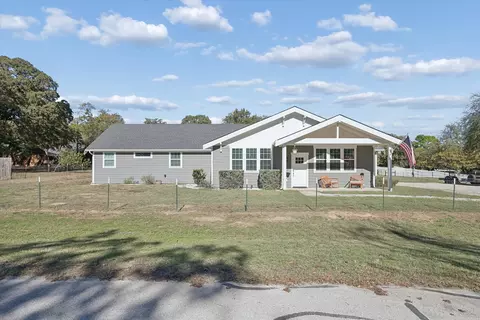 7232 Courtney Dr, Azle, TX 76020