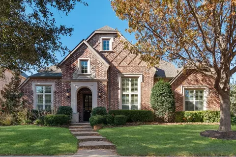 9114 Parson Dr, Lantana, TX 76226