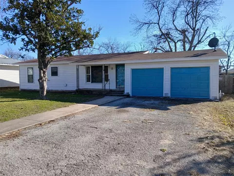 202 Roselawn St, Coleman, TX 76834
