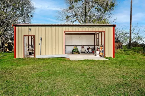1209 Sherman St, Tioga, TX 76271