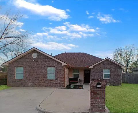 1806 SE 15th St, Mineral Wells, TX 76067