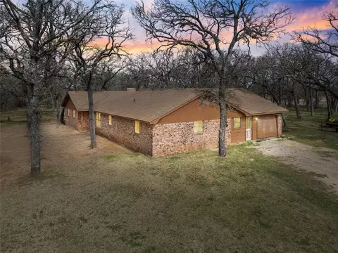 1447 Red Gate Rd, Mart, TX 76664