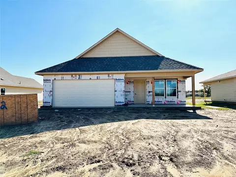 612 Crockett Dr, Cleburne, TX 76033
