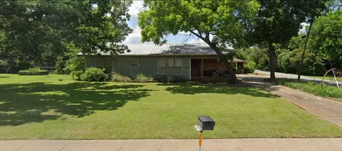 600 S 3rd St, Grandview, TX 76050