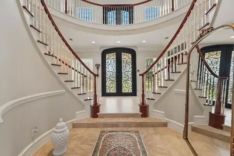 6260 Oak Hollow Dr, Burleson, TX 76028