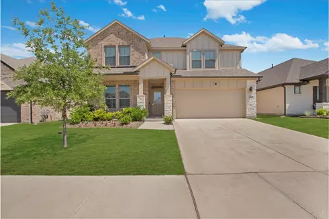 367 Oak Creek Dr, Lavon, TX 75166