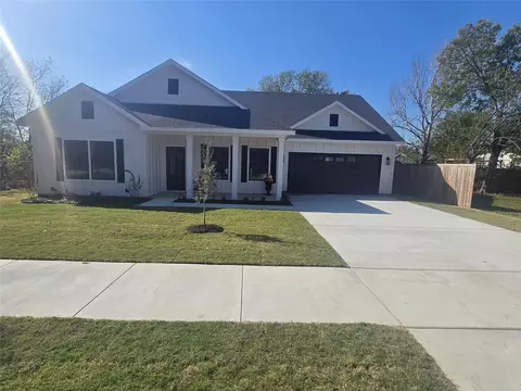 1500 Brackens St, Waxahachie, TX 75165