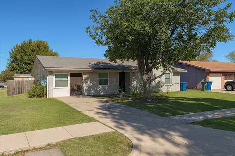 491 Sweetbriar Dr, Lewisville, TX 75067