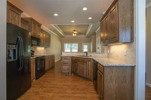 457 Neals Hill Rd, Oak Ridge, TX 76240