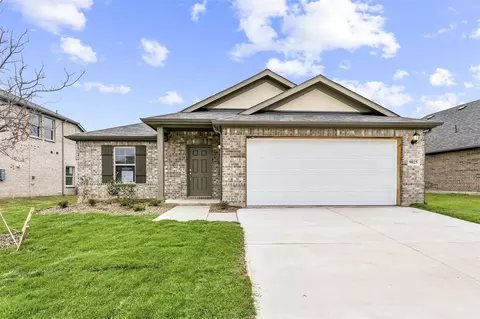 9025 Flying Eagle Ln, Fort Worth, TX 76131