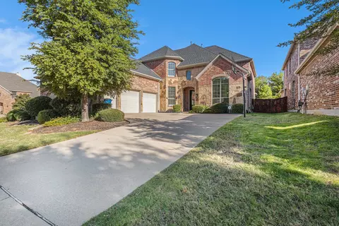 901 Fannin Dr, Lantana, TX 76226