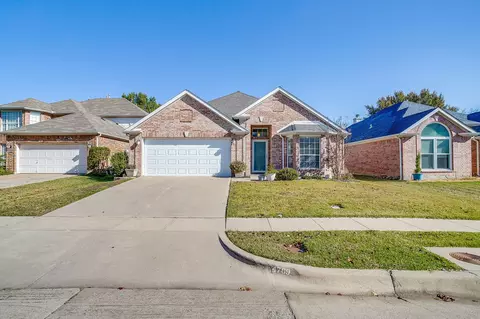 4769 Parkmount Dr, Fort Worth, TX 76137
