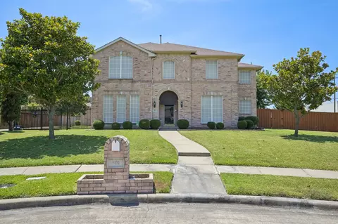 801 Lakedale Ct, Mesquite, TX 75181
