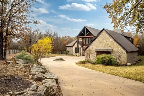 812 S Duncan Creek Ct, Weatherford, TX 76087